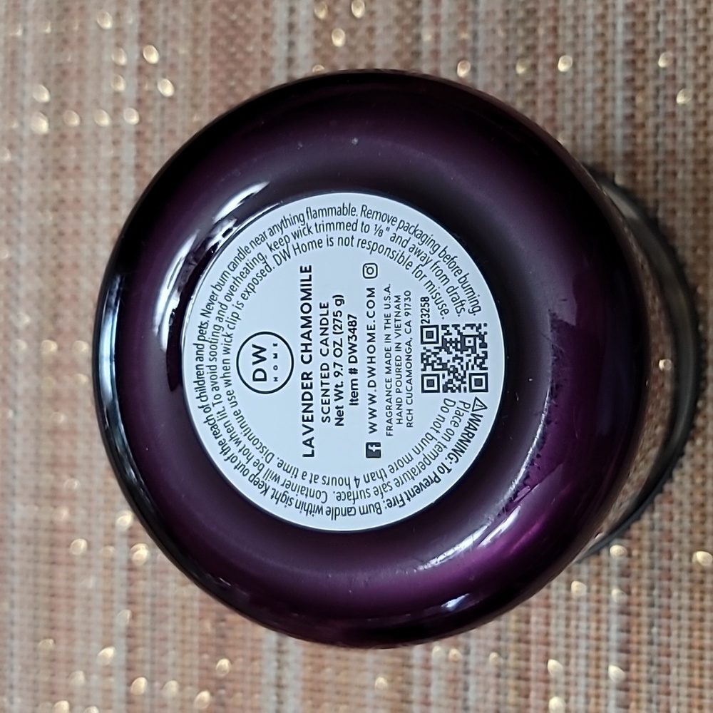 Lavendar Chamomile 9.7 oz scented candle jar with Lid - Picture 3 of 6